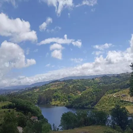 Forest Hideaway Near Douro Valley *